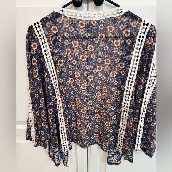 Floral Blue and White Open Cardigan with Lace Size M. - Picture 5 of 5